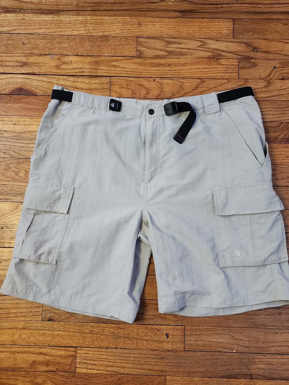 The North Face Men’s Light Gray Cargo Shorts